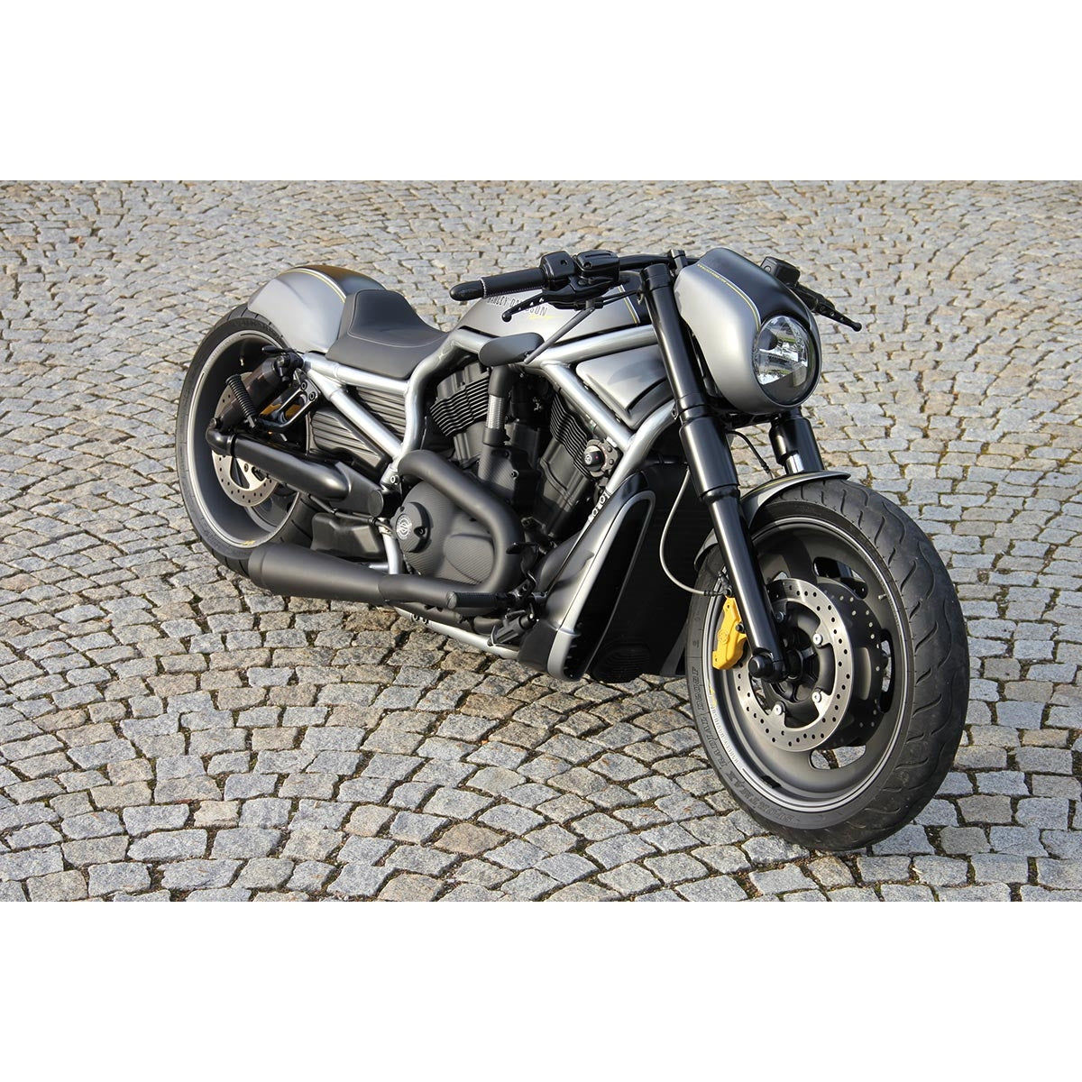 Cult-Werk Headlight mask V-Rod 2002-2011
