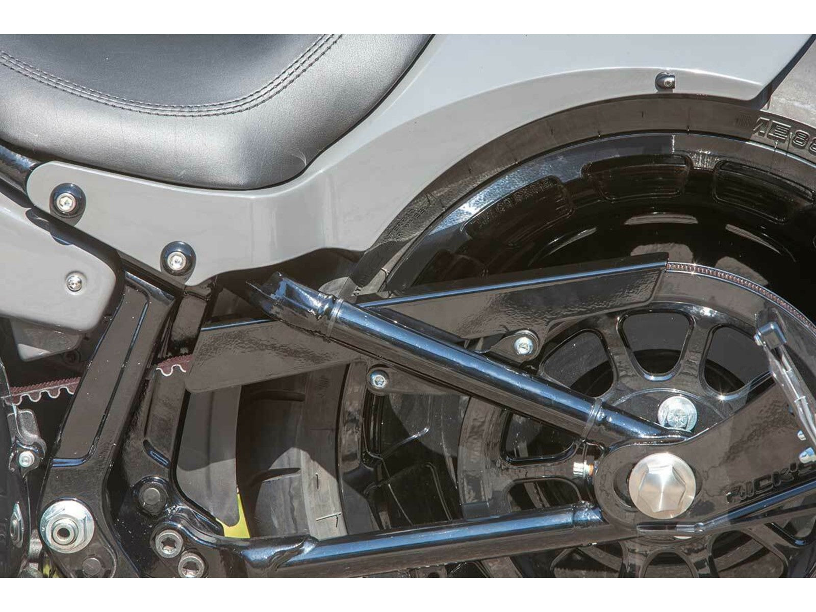 Rick's Belt Guard Matte Plain - Softail 18-up