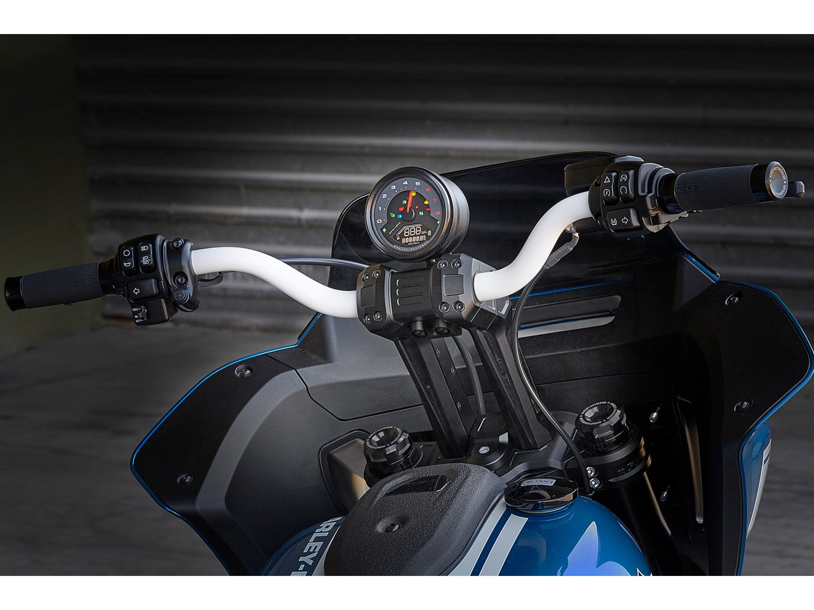 Rick's Clubstyle Riser Pullback "S" With Gauge Housing