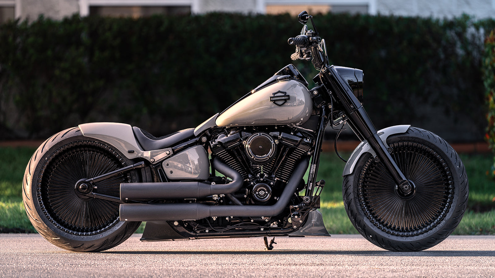 USA製BIGsize‼︎Harley-Davidson FATBOX by BOX39 — Custom Wide-Tire Motorcycle from Dubai