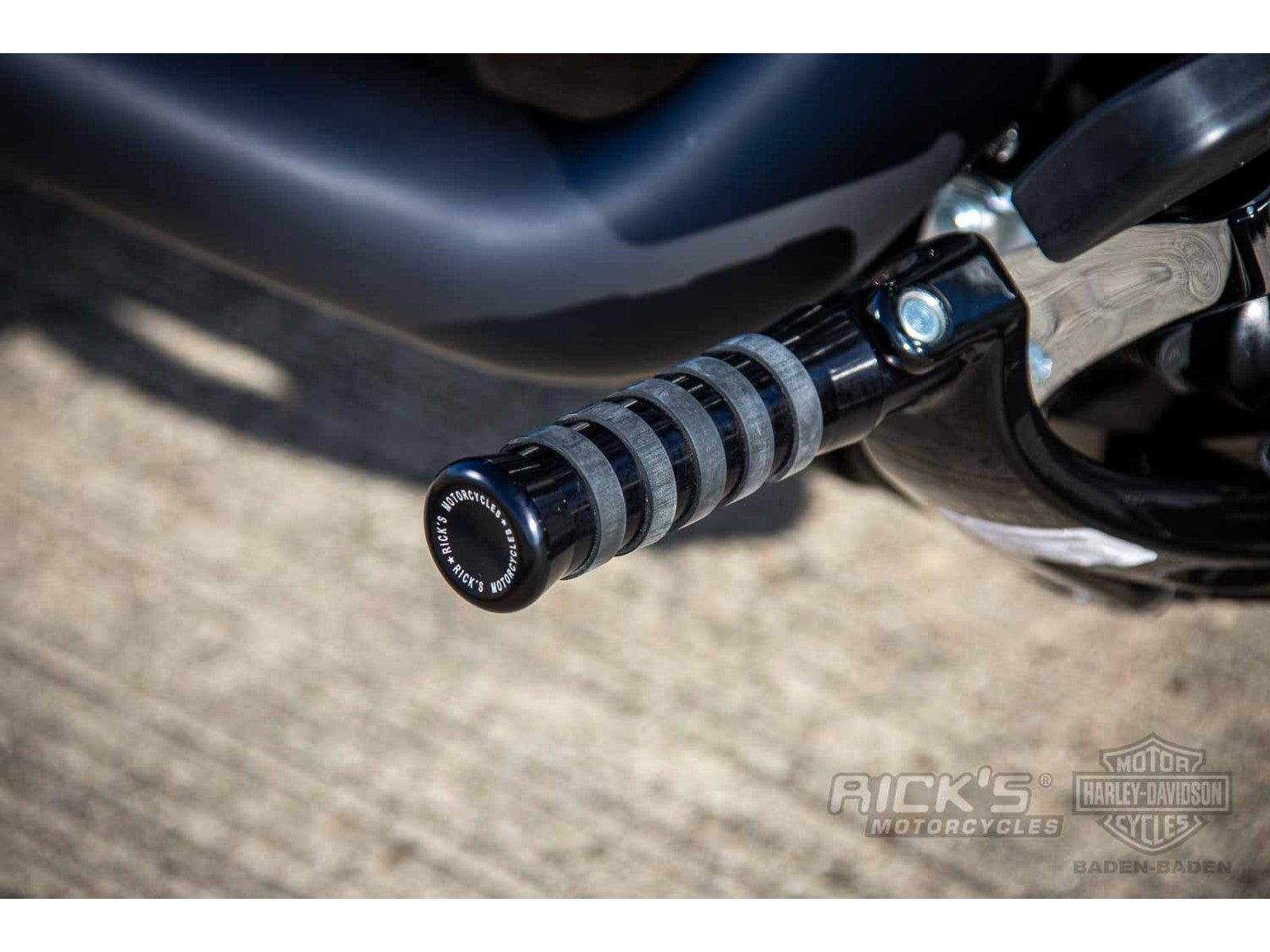 Rick's Footpegs "O-Ring" Black - Softail 18-up / Sportster S - Nightster