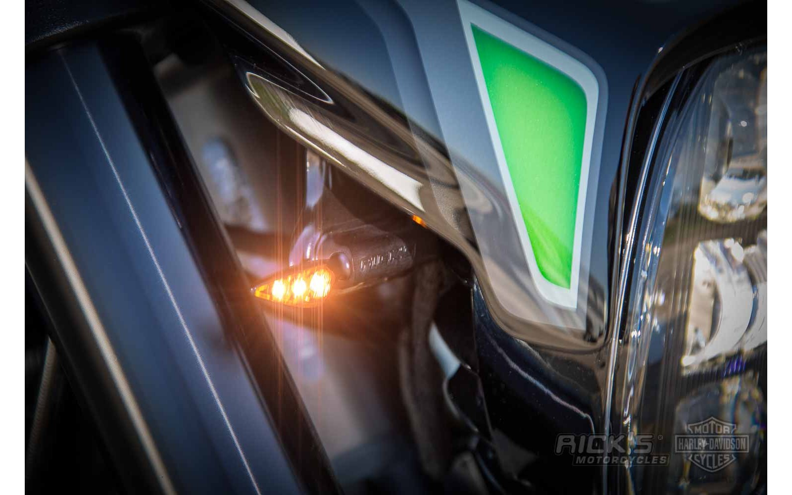 Rick's Front Indicator Brackets (with indicators) - FXDR