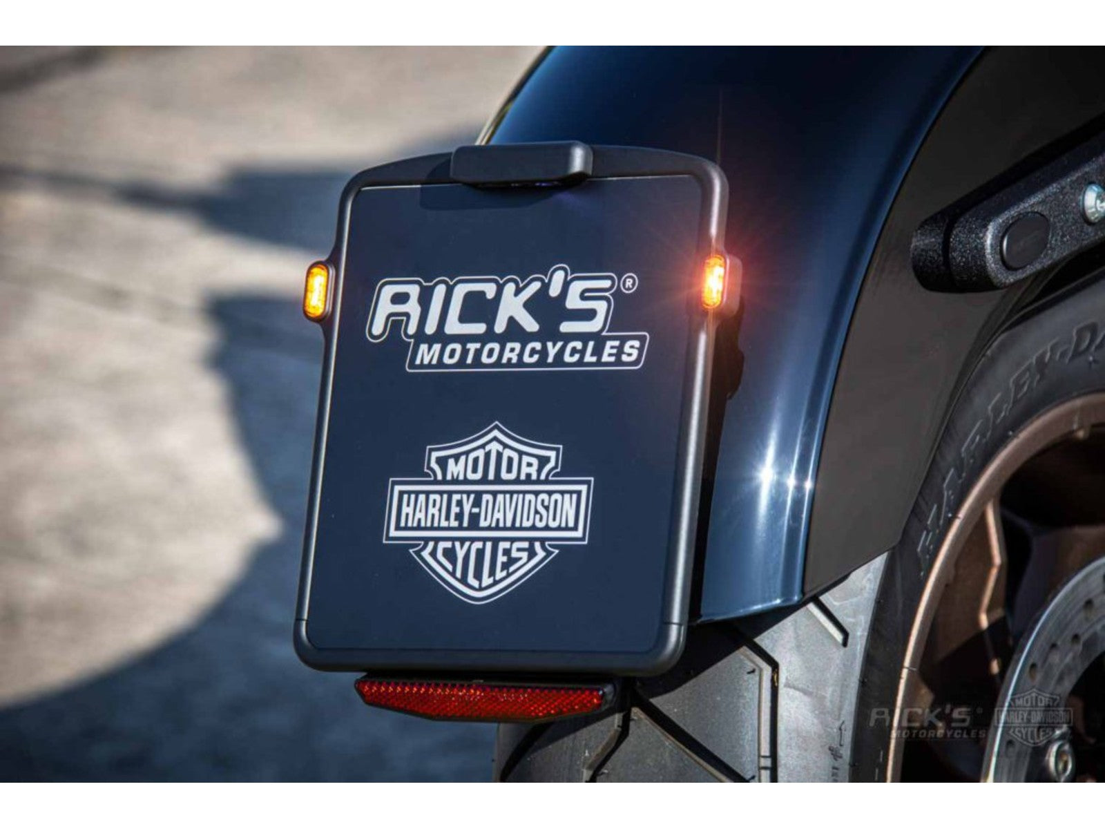 Rick's License Plate Base Plate with 3-1 Indicator - Universal