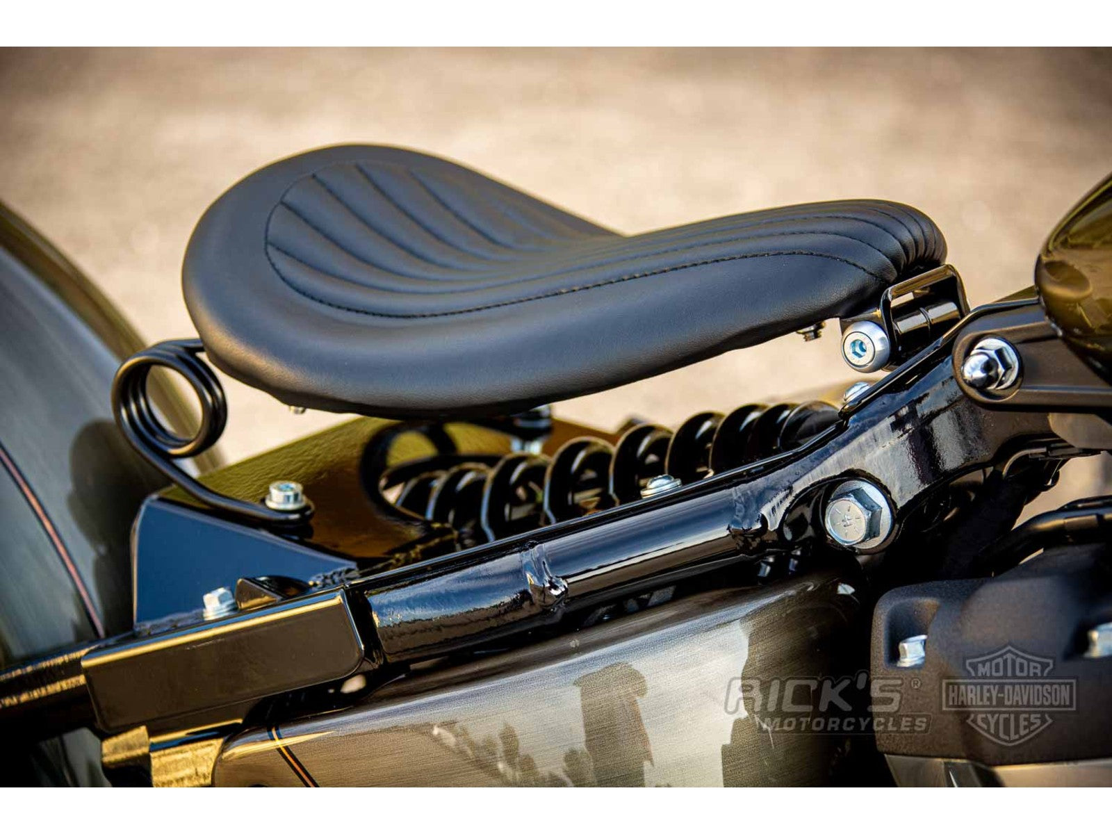 Rick's Solo Seat "Bobber" Conversion Bracket - Softail 18-up