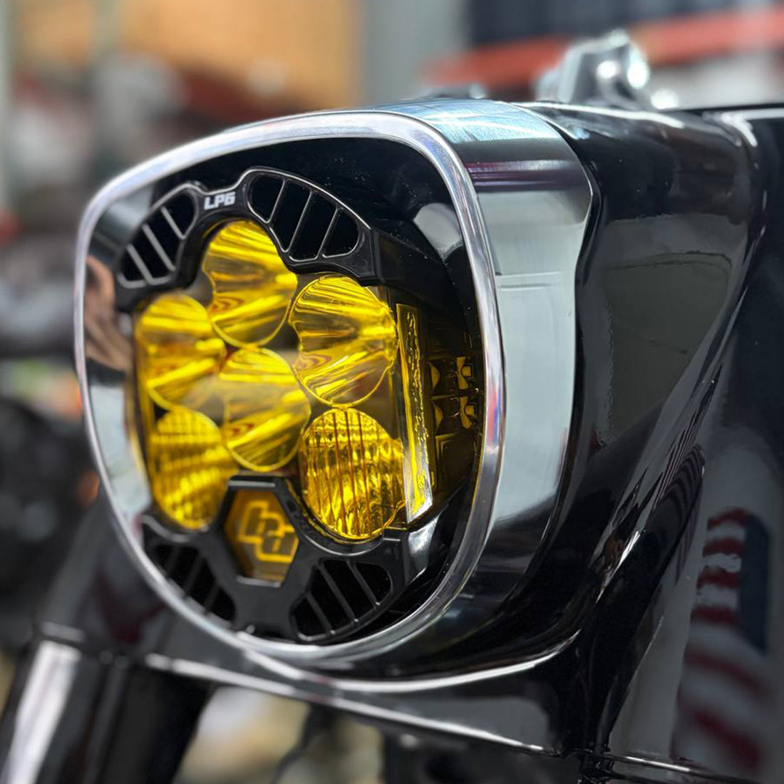 Henne x Baja LP6 Bracket With Bezel (Fat Boy 2018+)