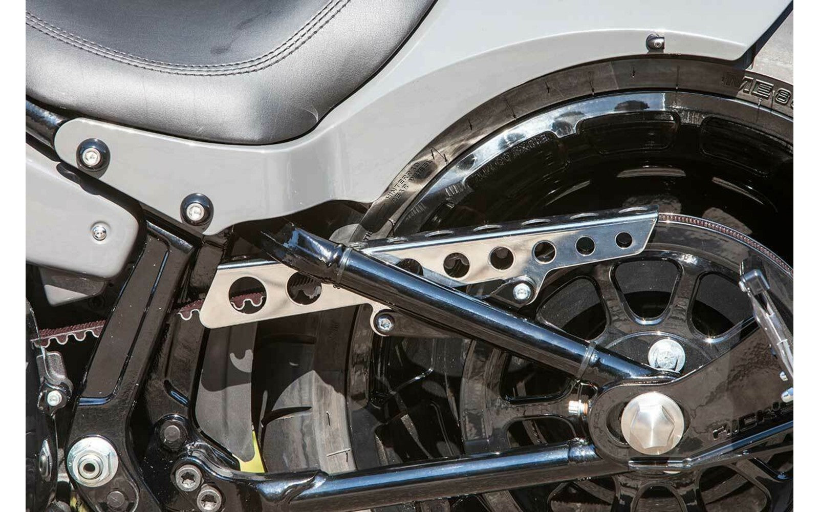 Rick's Belt Guard Gloss Round Cut - Softail 18-up