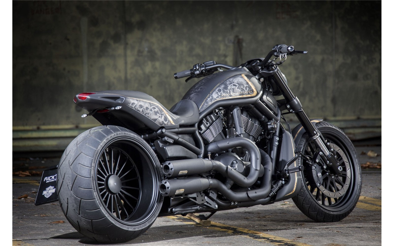 Rick's Airbox Cover “Race” - V-Rod 02-17